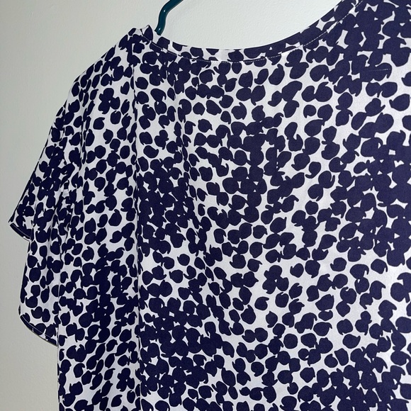 Loft Flutter Sleeve Blouse, Navy & White, EUC, Floral, Abstract,fits XS & Small - Picture 8 of 8